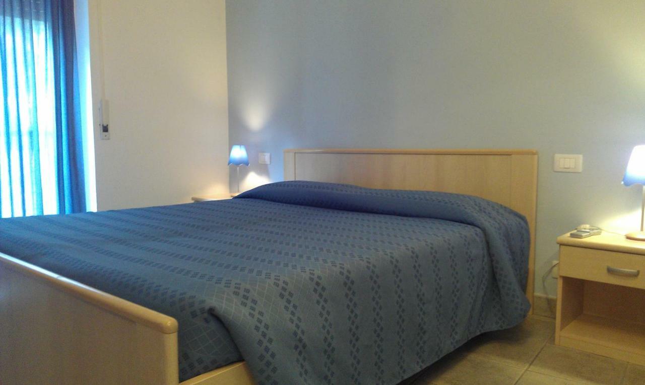 Residence Il Gabbiano 瓦里格提 外观 照片