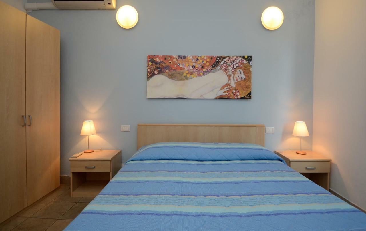 Residence Il Gabbiano 瓦里格提 外观 照片